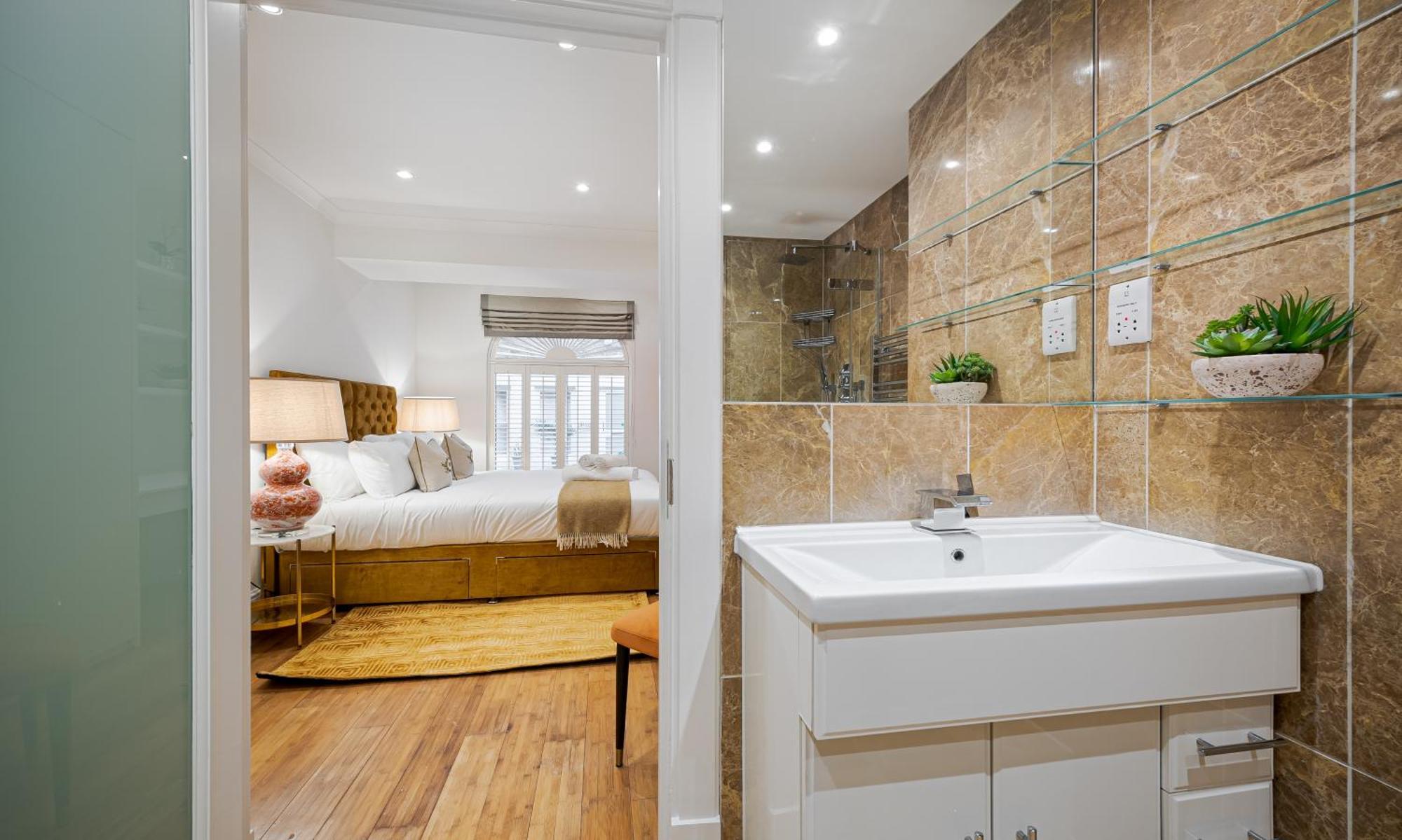 Modern 2Bd Hideaway In Belgravia With Private Patio 10 Mins Walk To Harrods Лондон Экстерьер фото
