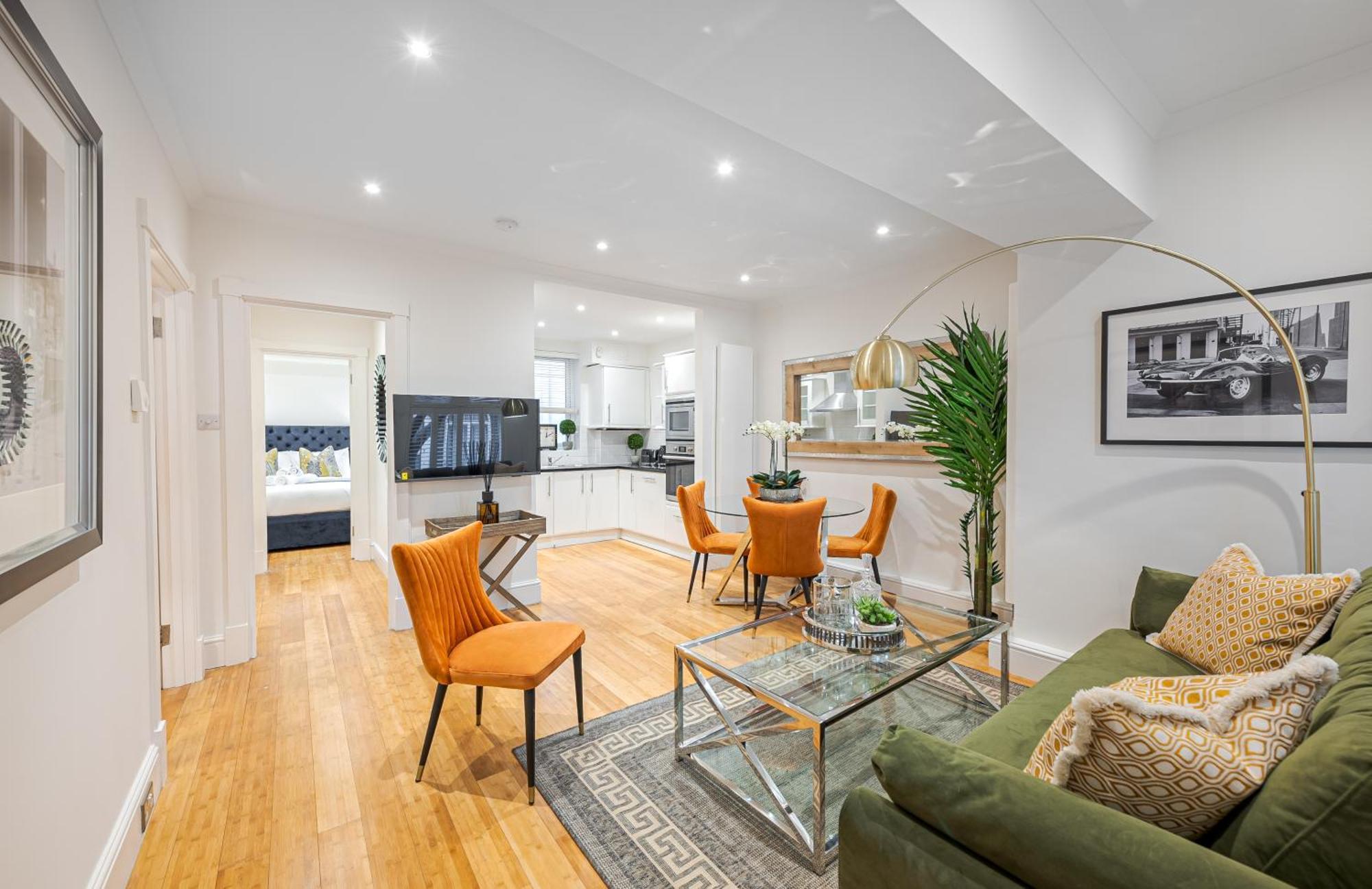 Modern 2Bd Hideaway In Belgravia With Private Patio 10 Mins Walk To Harrods Лондон Экстерьер фото
